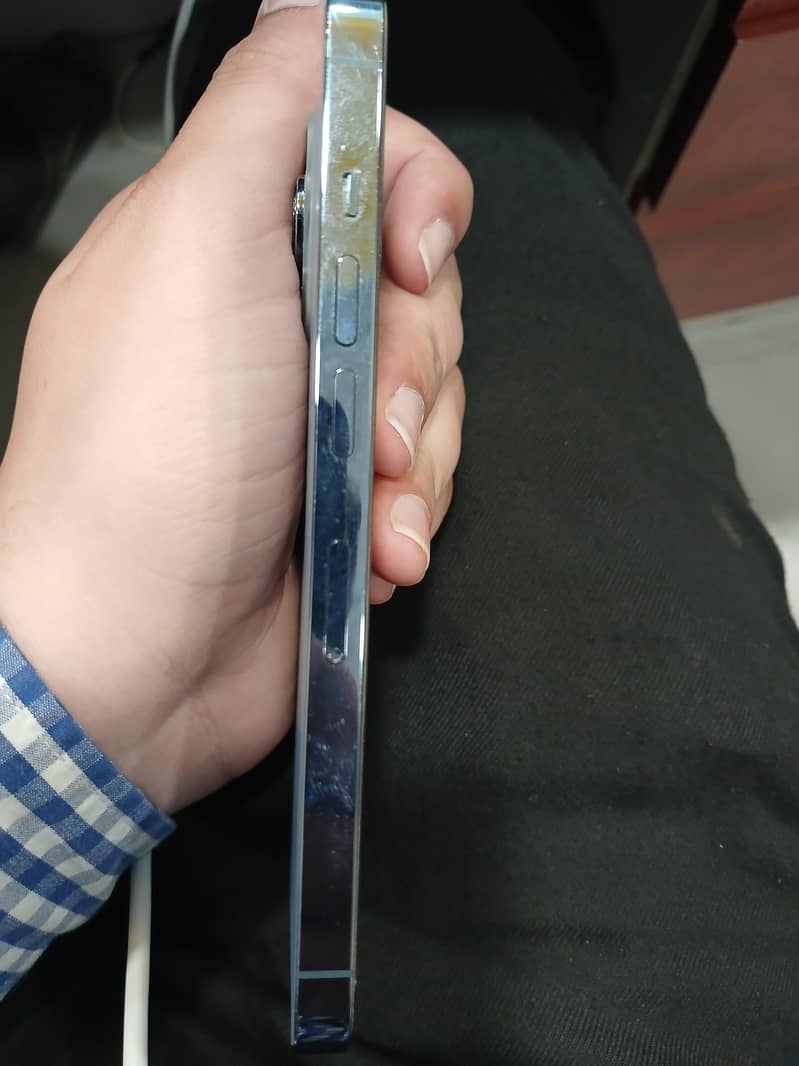 Apple iPhone 13 Pro 2