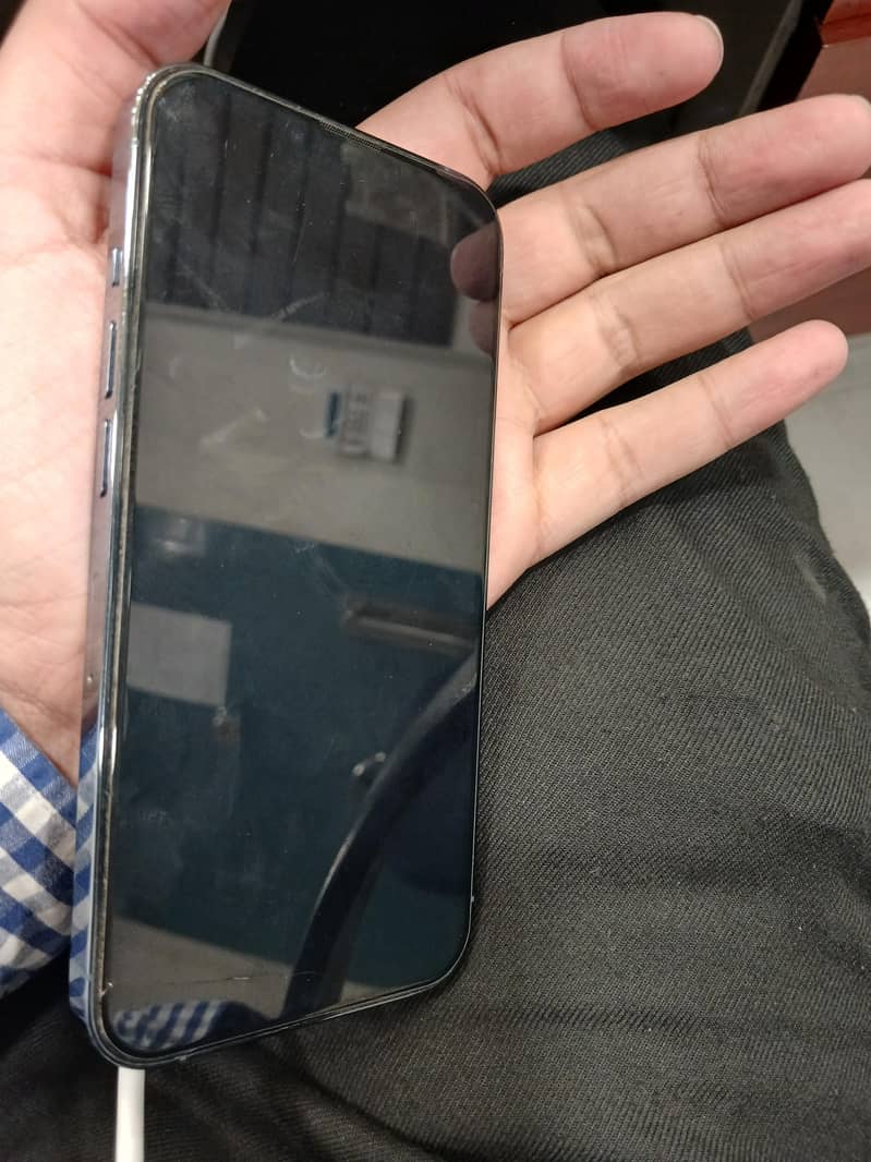 Apple iPhone 13 Pro 3