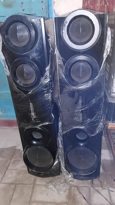 LG Tower Woffer Saround speakers
