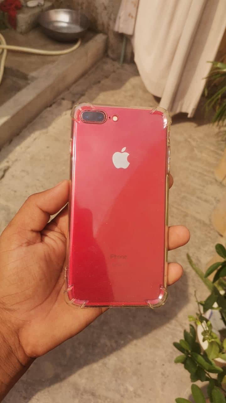 Apple iPhone 7 Plus 0