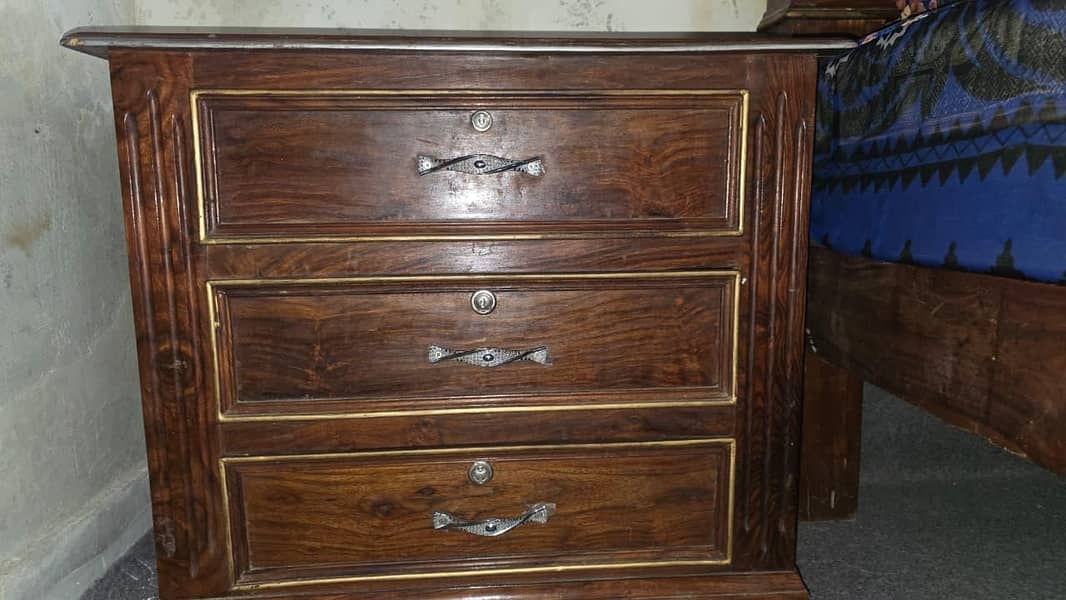 dressing with side tables 4