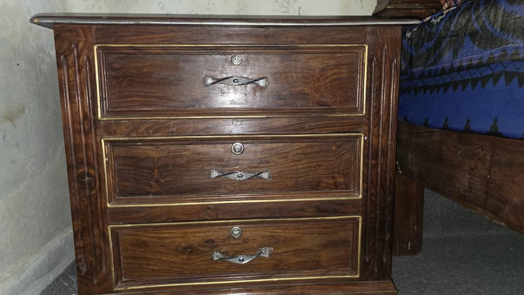 dressing with side tables 5