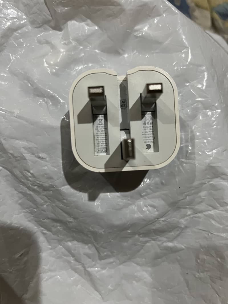 Chager Apple & google 4