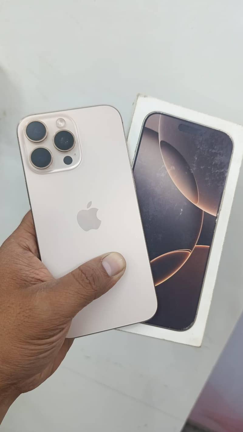 Apple iPhone 16 Pro Max 0