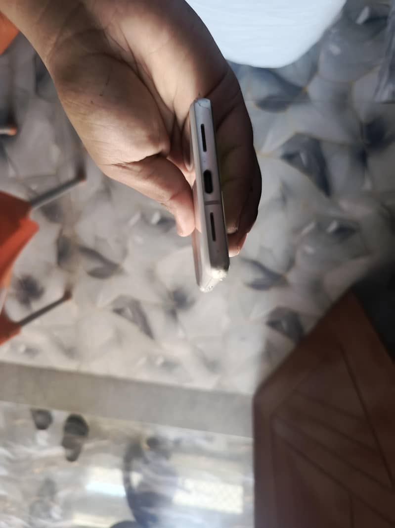 Google Pixel 7 4
