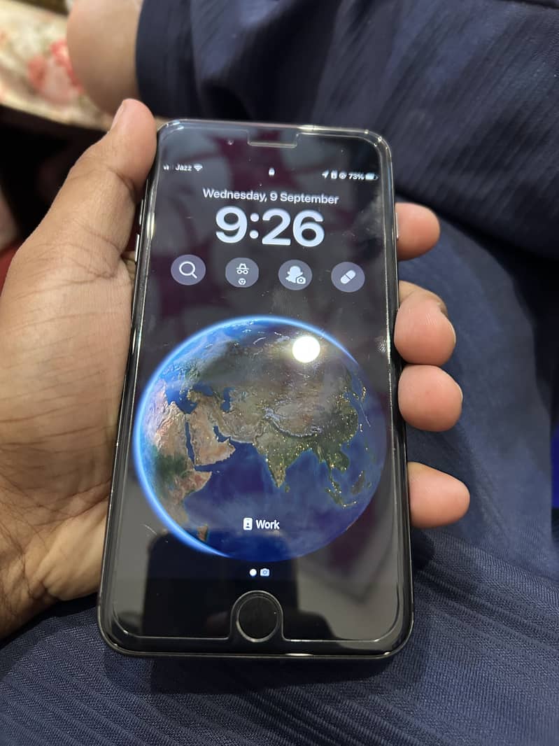 Apple iPhone 8 Plus 2