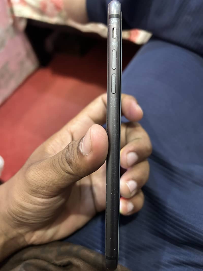 Apple iPhone 8 Plus 5