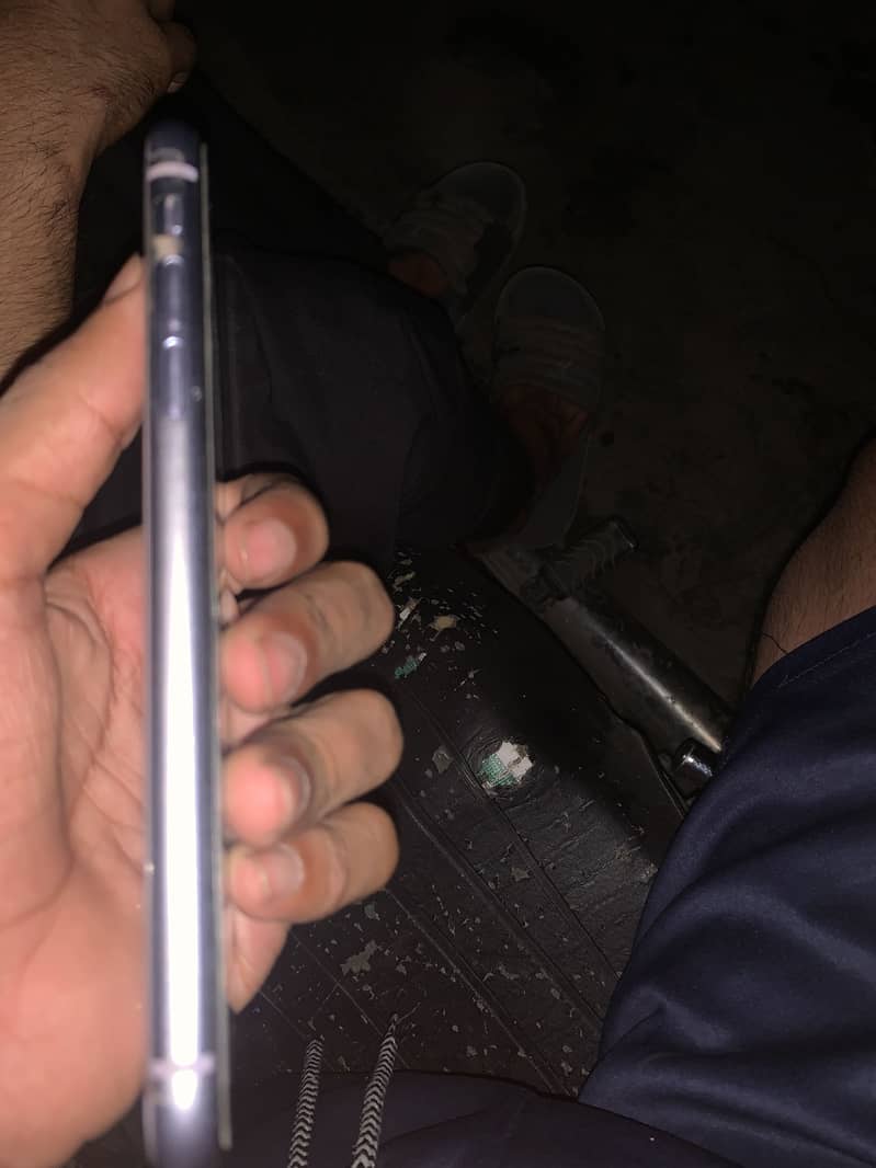 Apple iPhone 11 0