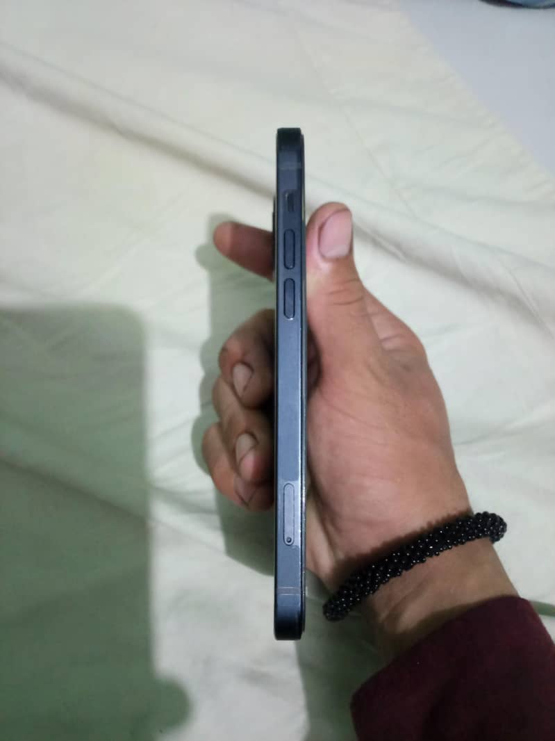 Apple iPhone 12 5