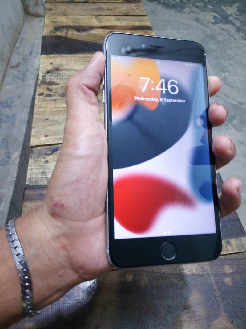 Apple iPhone 6S Plus 0