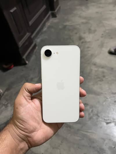 Apple iPhone 16e white color