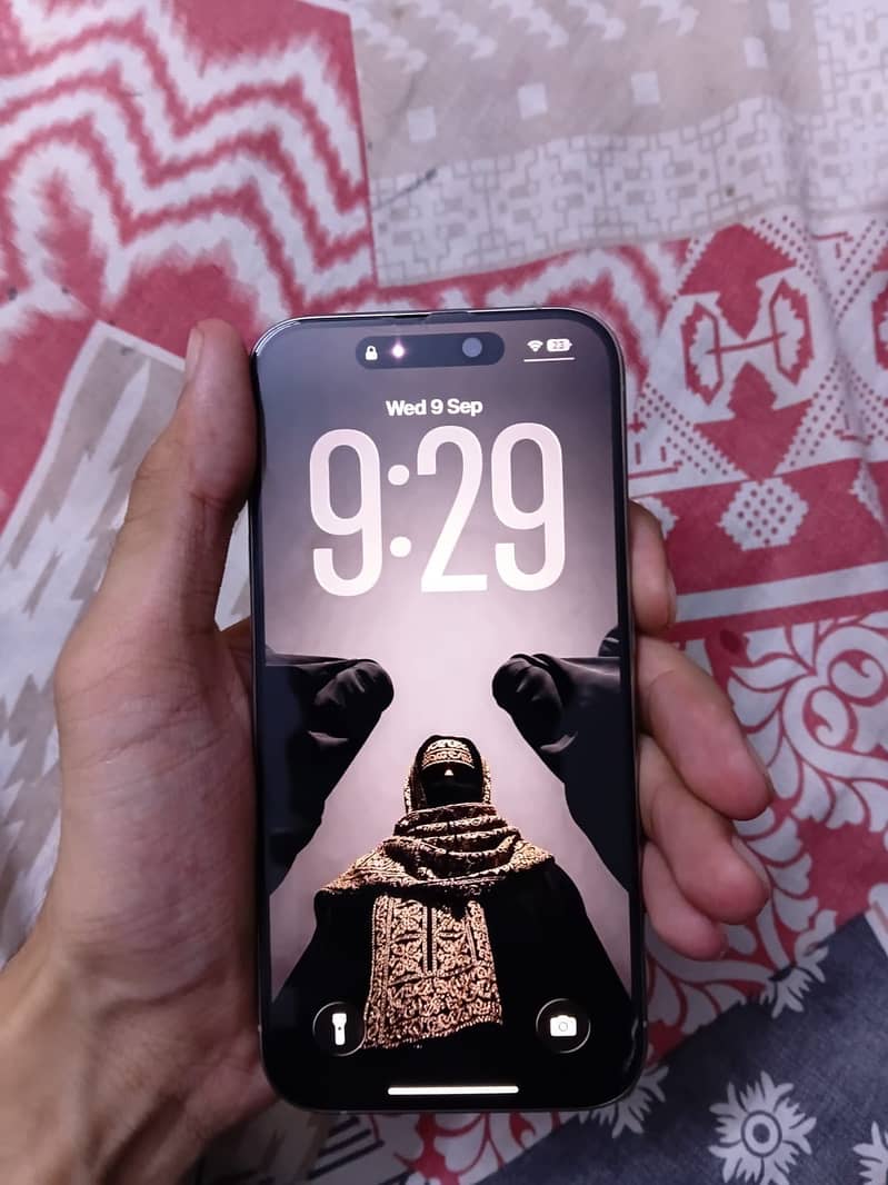 Apple iPhone 15 Pro 2
