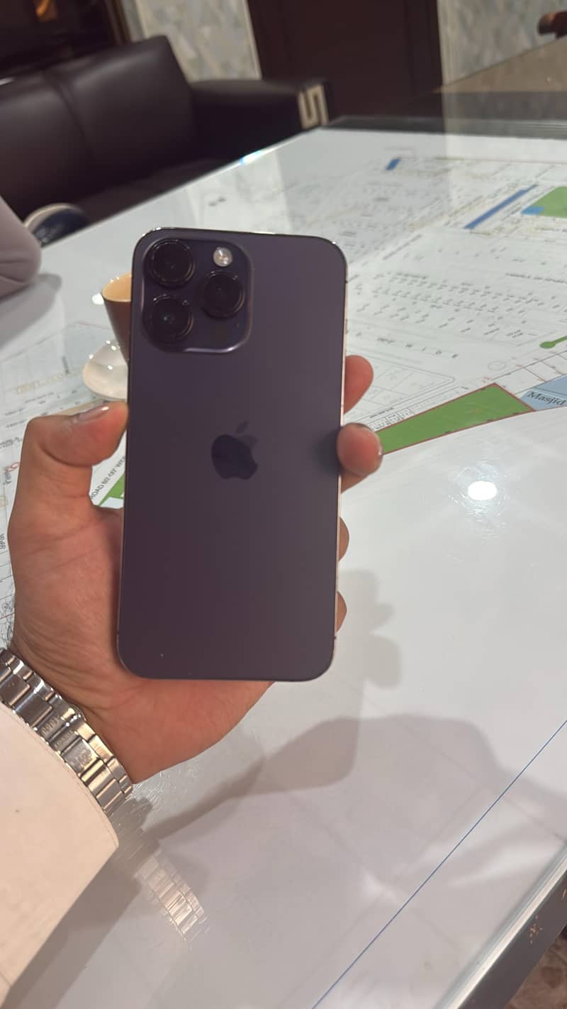 Apple iPhone 14 Pro Max 0