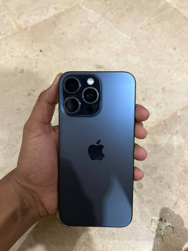 Apple iPhone 15 Pro Max 1