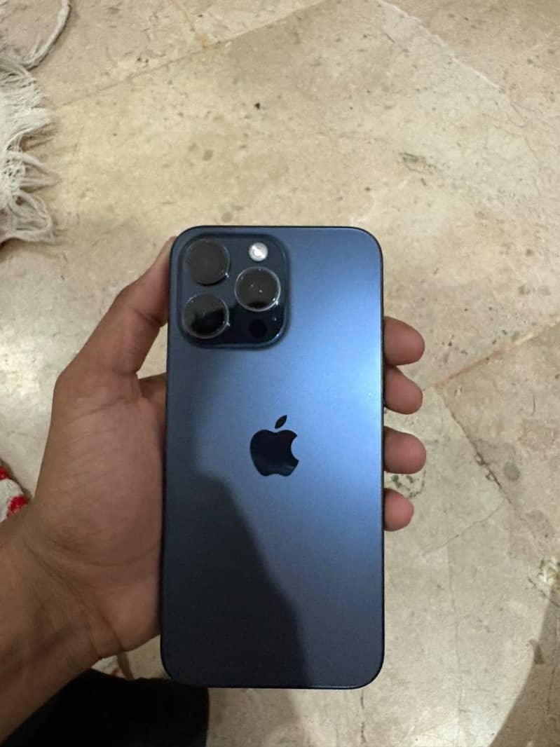 Apple iPhone 15 Pro Max 2