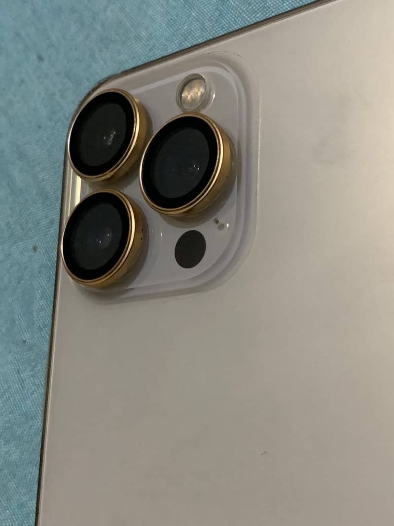 Apple iPhone 13 Pro 2