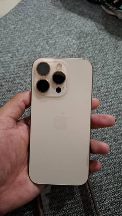 Apple iPhone 16 Pro jv
