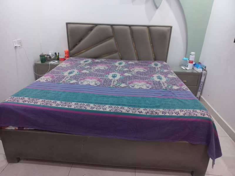 Double Bed set with two side tables 0