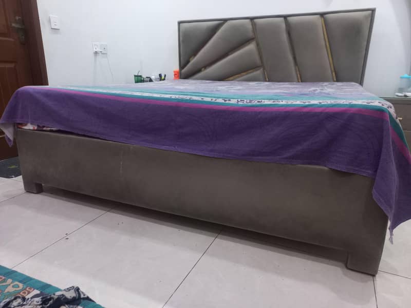 Double Bed set with two side tables 1