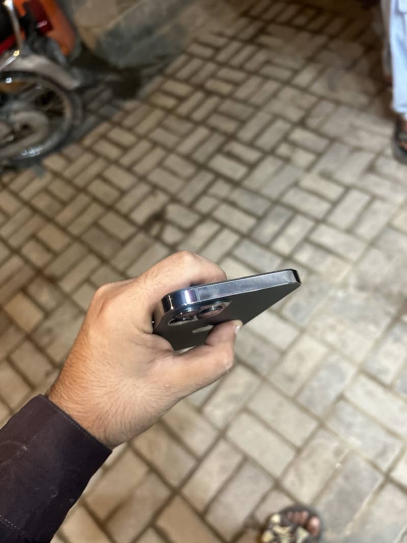 Apple iPhone 12 Pro 1
