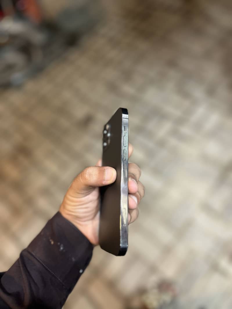 Apple iPhone 12 Pro 2