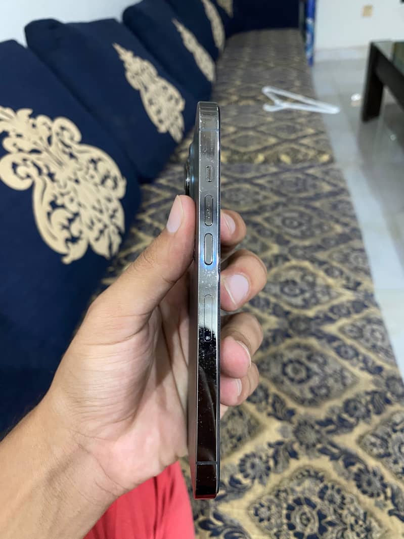 Apple iPhone 13 Pro 1