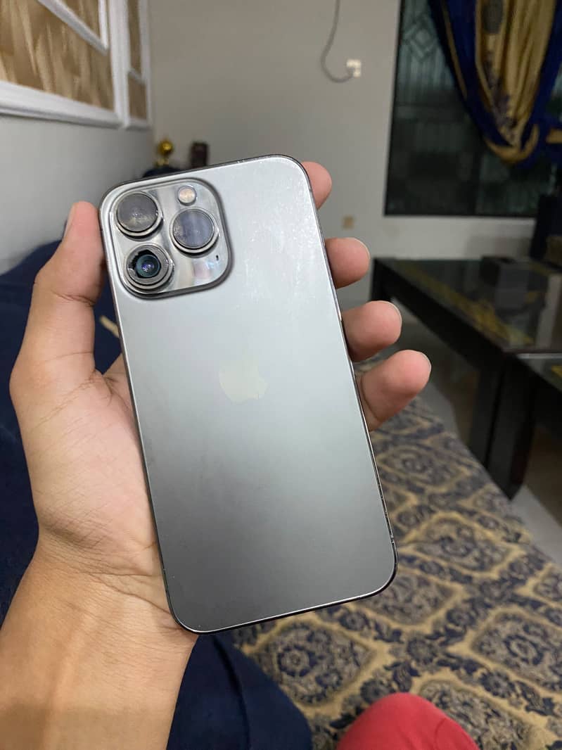 Apple iPhone 13 Pro 4