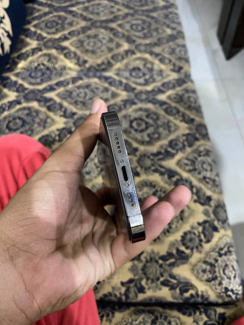 Apple iPhone 13 Pro 6