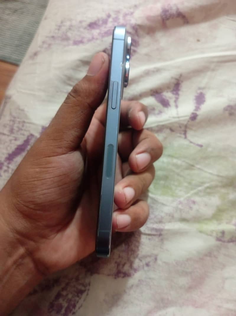 Apple iPhone 13 Pro 1