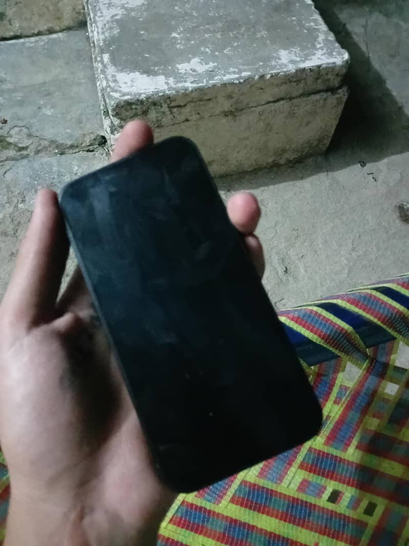 Apple iPhone 13 0