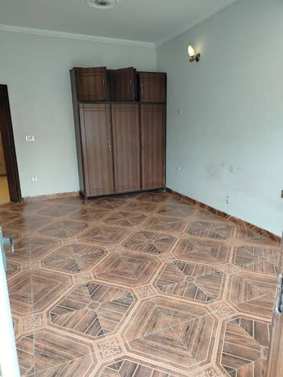 7.5 Marla Upper Portion for Rent in P Block Johar Town Phase 2