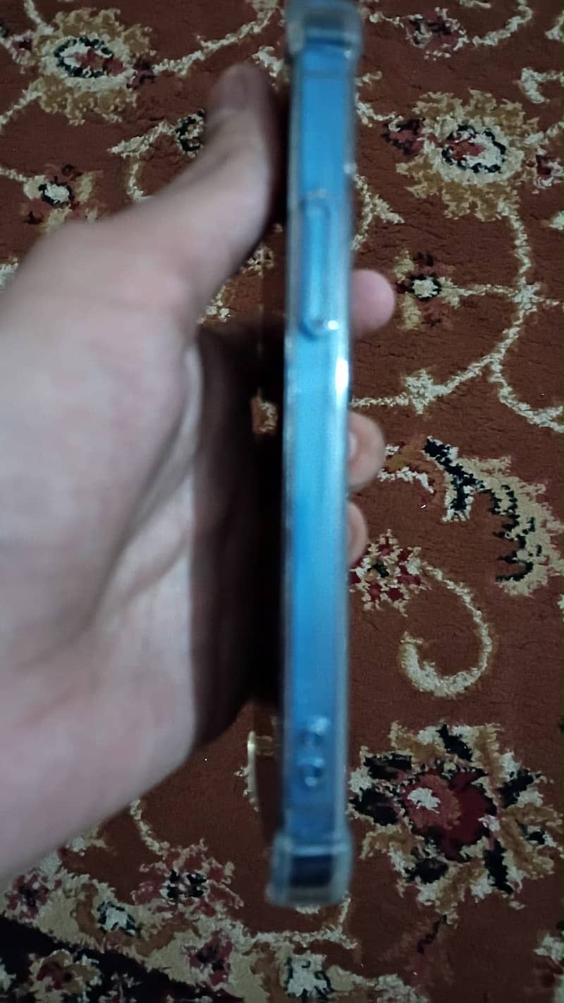 Apple iPhone 12 1