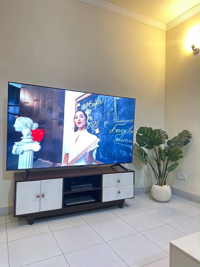 TV Console 0