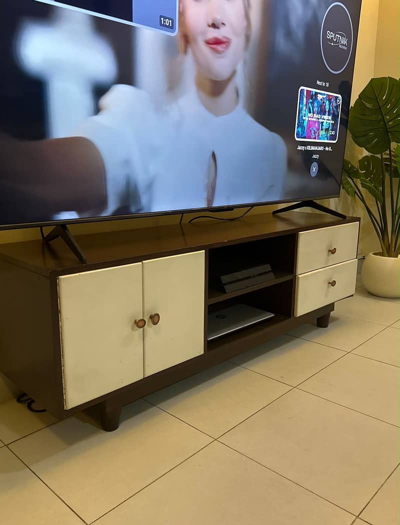 TV Console 1