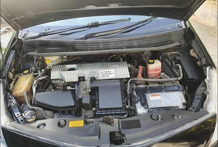 Toyota Prius Alpha 2012
