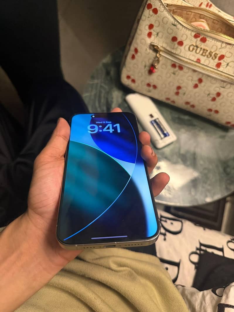 Apple iPhone 15 Pro Max 6