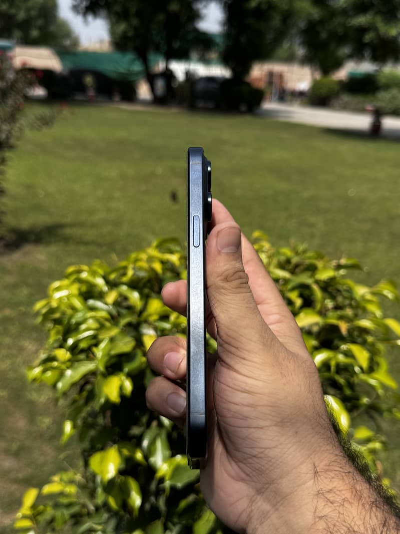 Apple iPhone 15 Pro Max 5