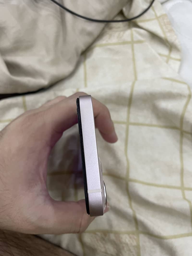 Apple iPhone 13 1