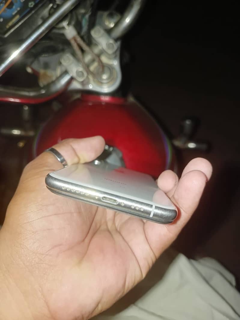 Apple iPhone XS 0