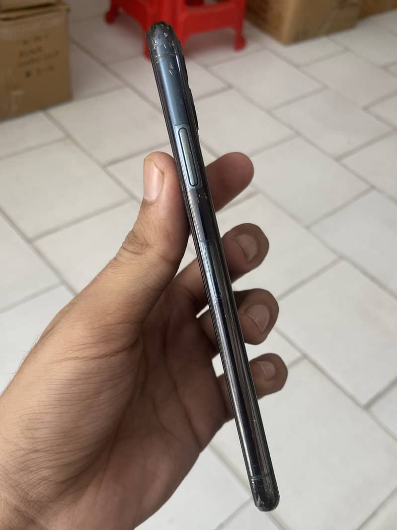 iPhone 11 Pro Max 1