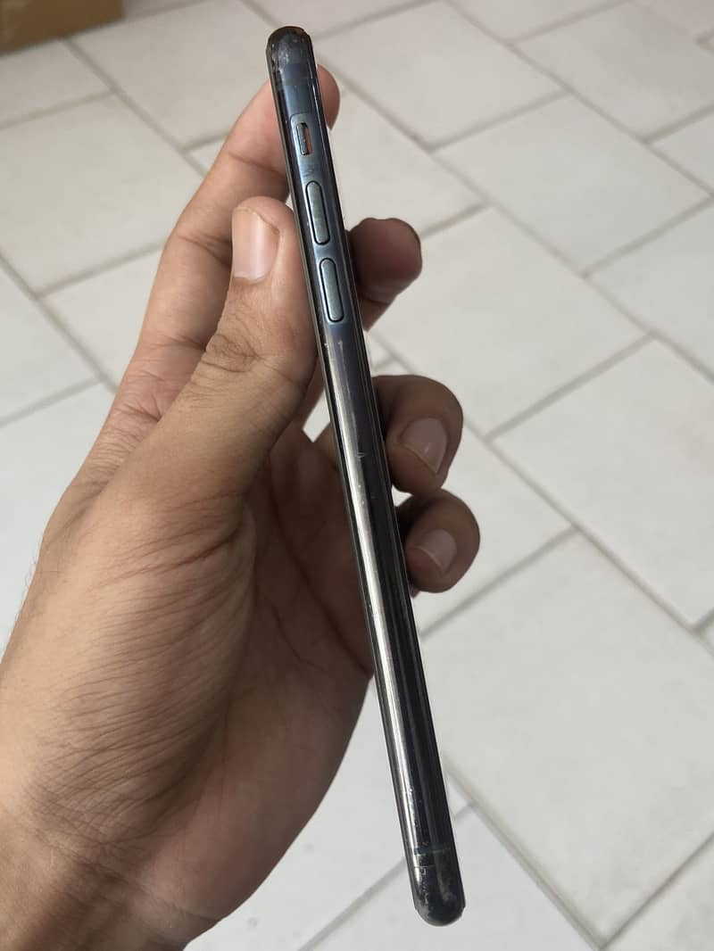 iPhone 11 Pro Max 2