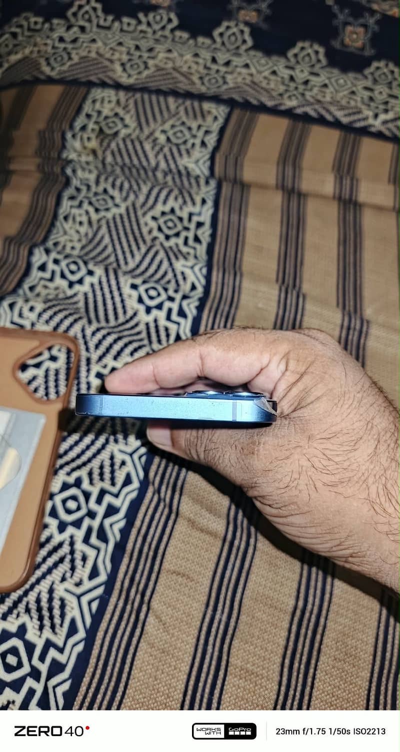 Apple iPhone 13 4