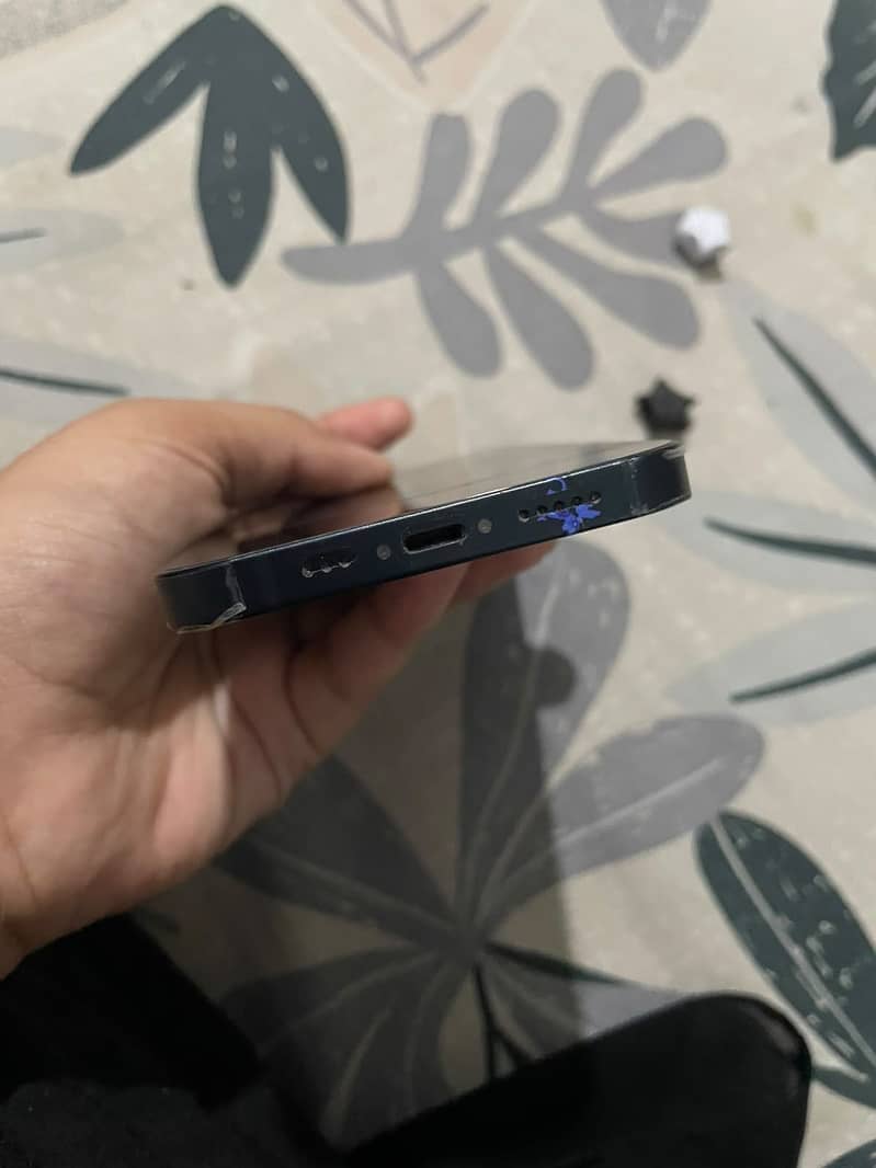 Apple iPhone 13 3