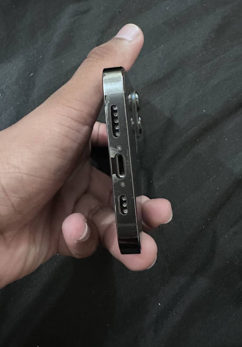 Apple iPhone 13 Pro 6