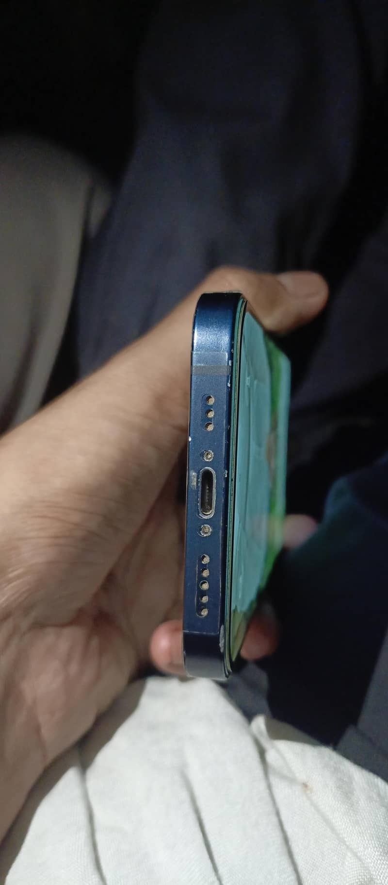 Apple iPhone 12 4