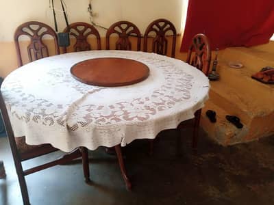 BRAND NEW TABLE +6 CHAIR