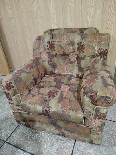 5 Seater Sofa Set (3+1+1) – Comfortable & Good Condition