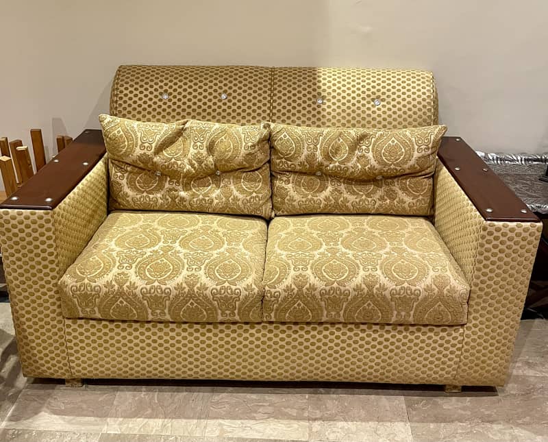 3,2,1 seater Sofa 0