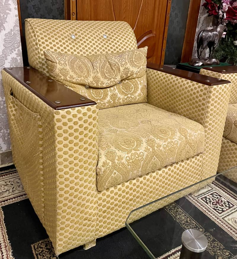 3,2,1 seater Sofa 1