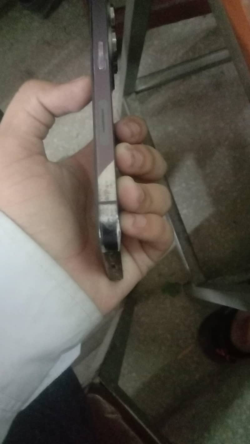 Apple iPhone 14 Pro 2